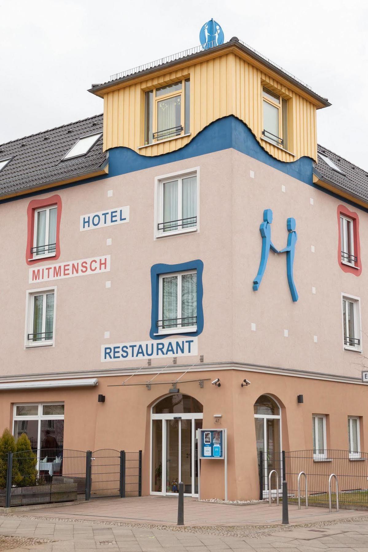 Hotel Mit-Mensch Berlín Exterior foto